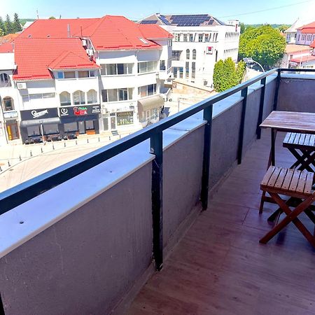 Old Town View- Ultracentral Apartment Targoviste Eksteriør bilde