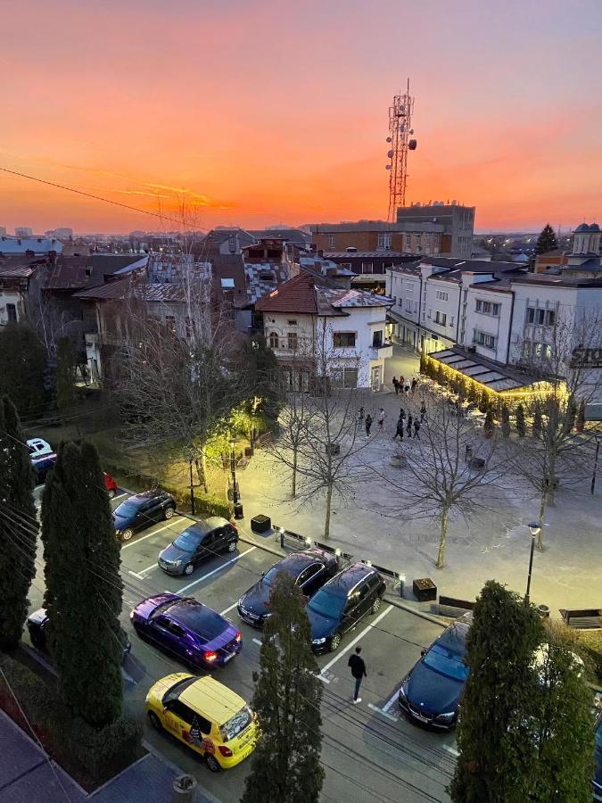 Old Town View- Ultracentral Apartment Targoviste Eksteriør bilde