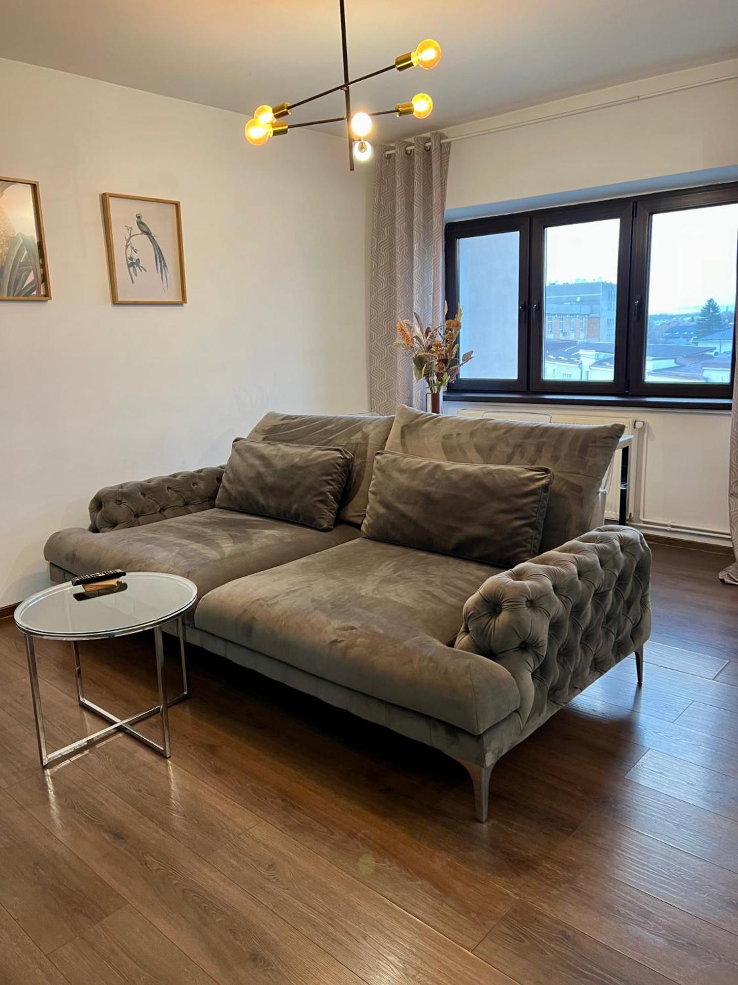 Old Town View- Ultracentral Apartment Targoviste Eksteriør bilde